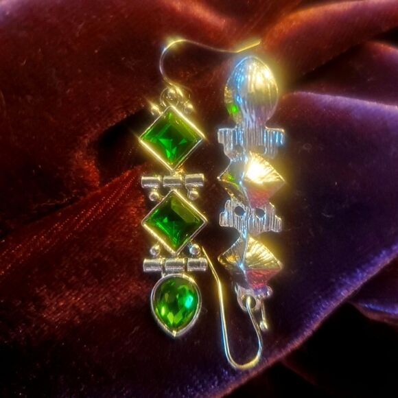 Special Sale - Natural Green Peridot 925 Silver Dangle Drop Earrings - Picture 5 of 6